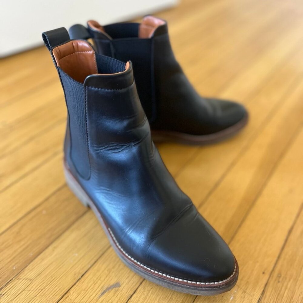 Everlane Black Leather Chelsea Lug Boots - Size 5.5